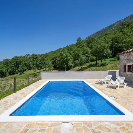 Casa Baroni Feriehus *